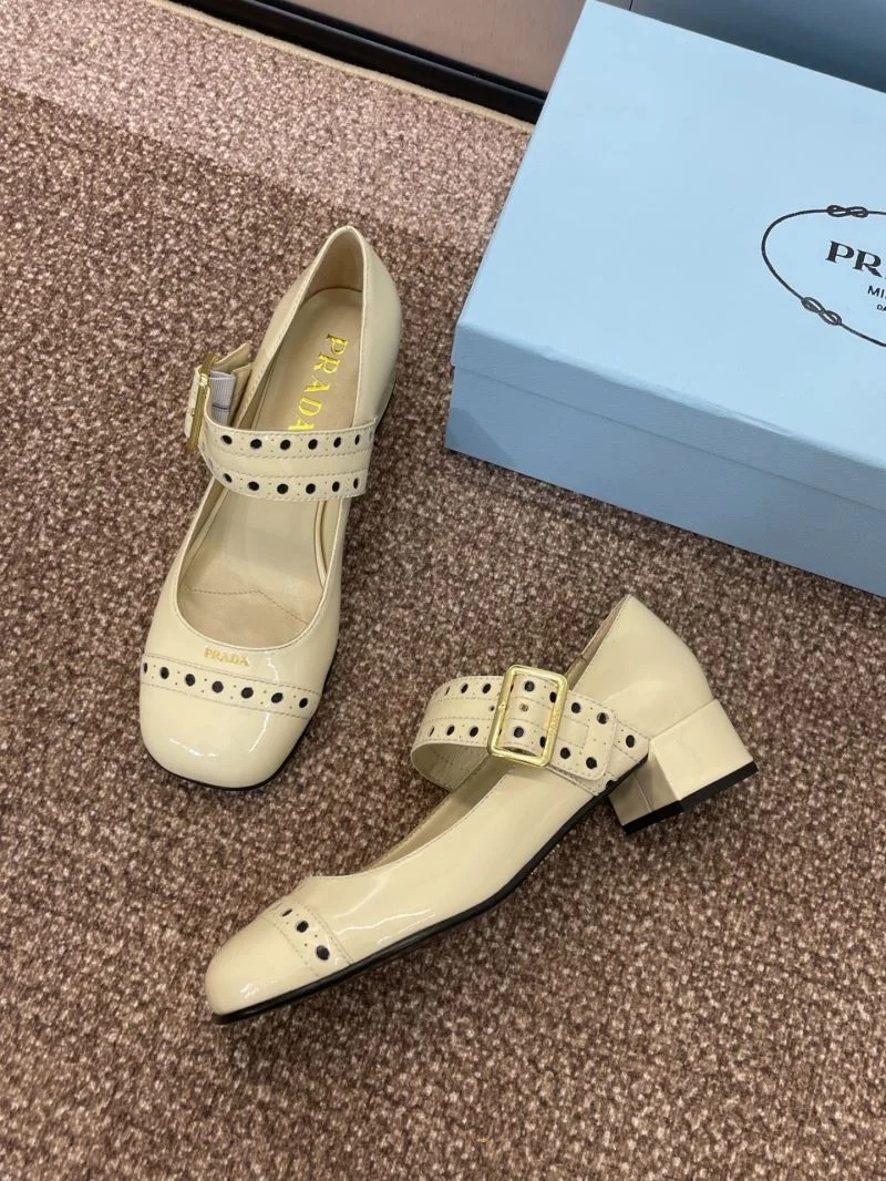 Prada Heeled Shoes Stylish 35146