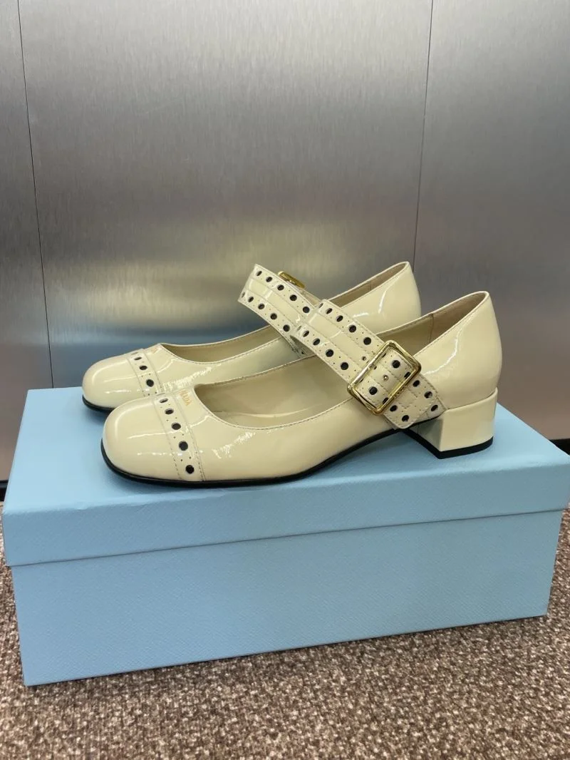 Prada Heeled Shoes Stylish 35146