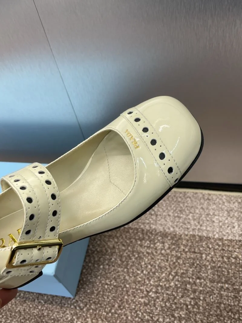 Prada Heeled Shoes Stylish 35146