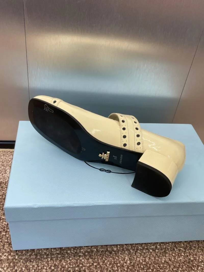 Prada Heeled Shoes Stylish 35146