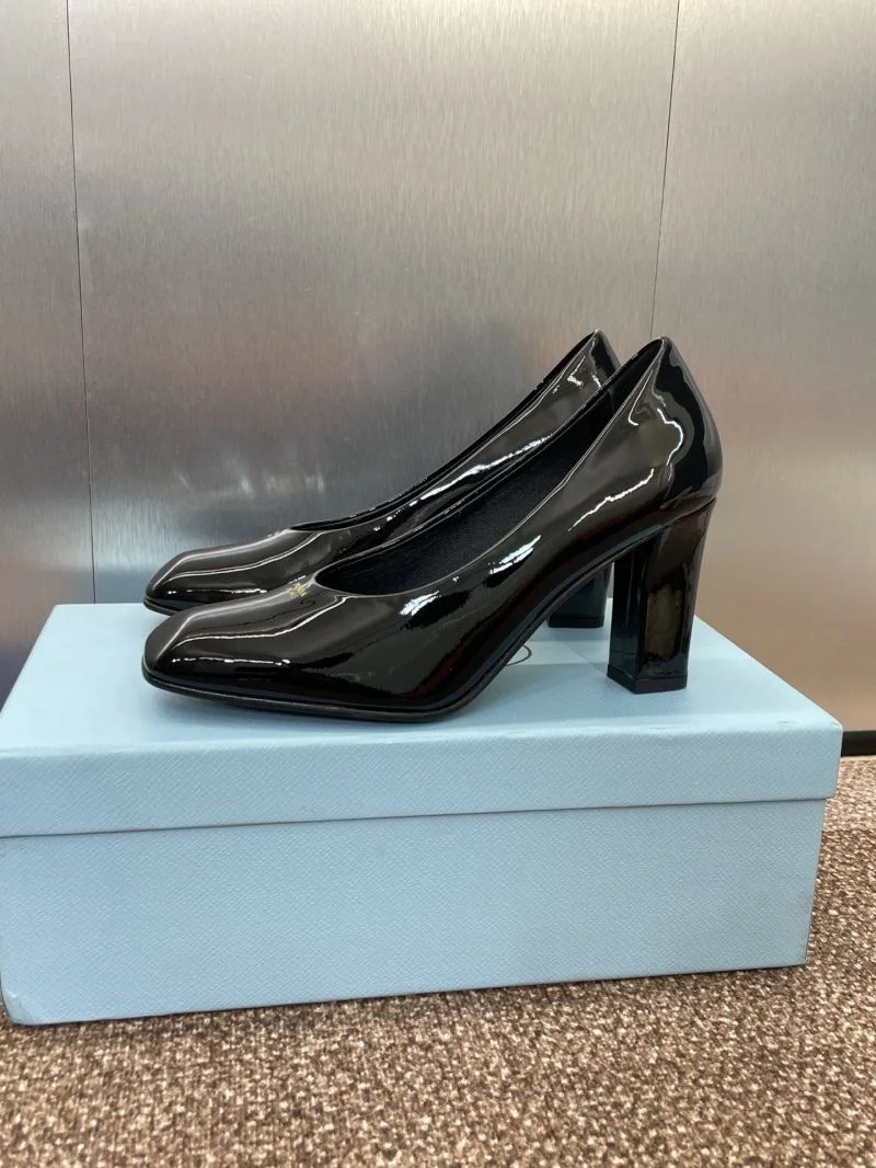 Elegant Prada Heeled Shoes 35142