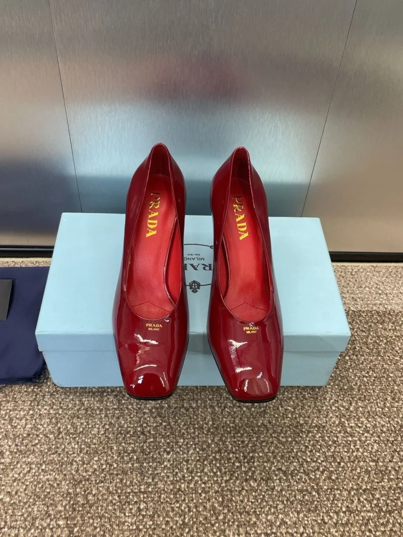 Snug Prada Heeled Shoes 35145