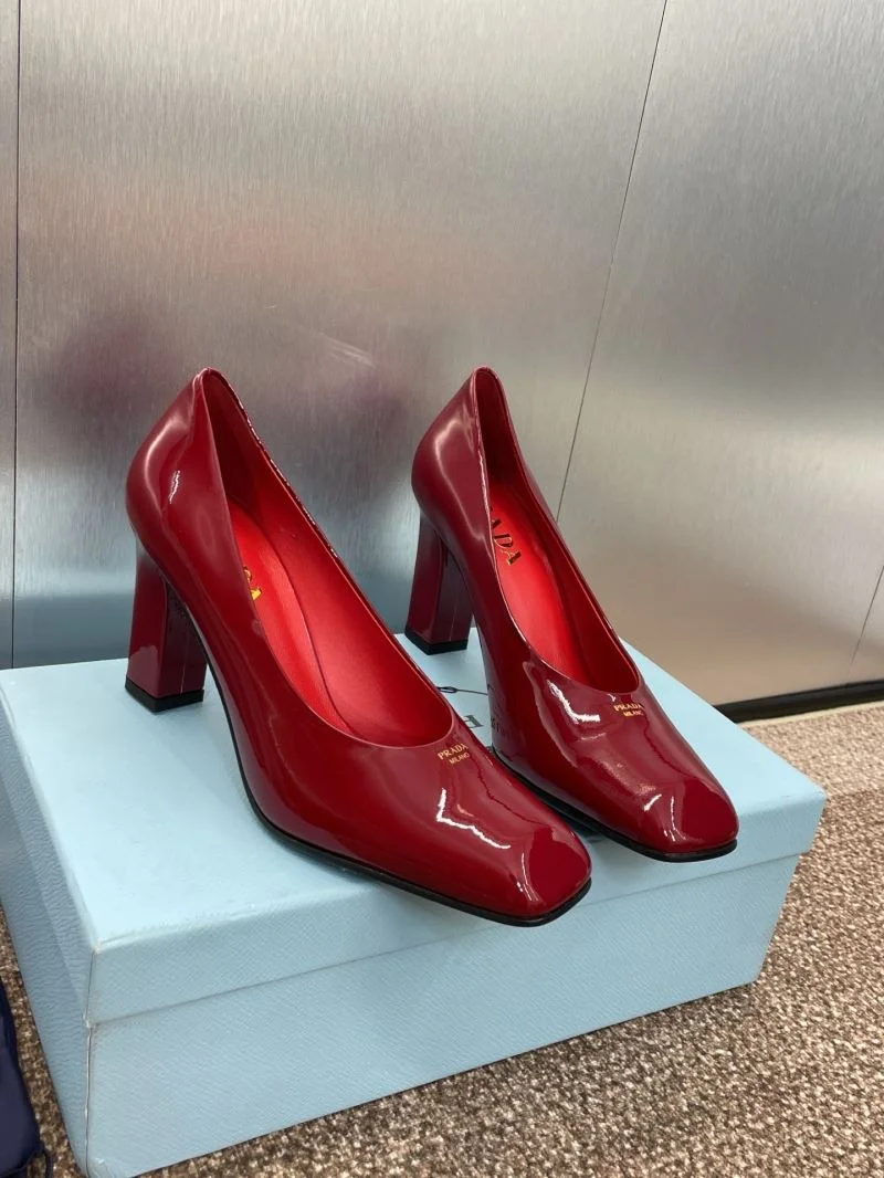 Snug Prada Heeled Shoes 35145