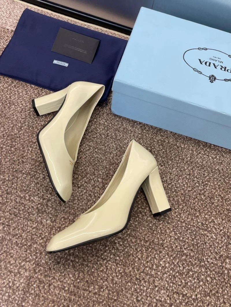 Vibrant Prada Heeled Shoes 35140