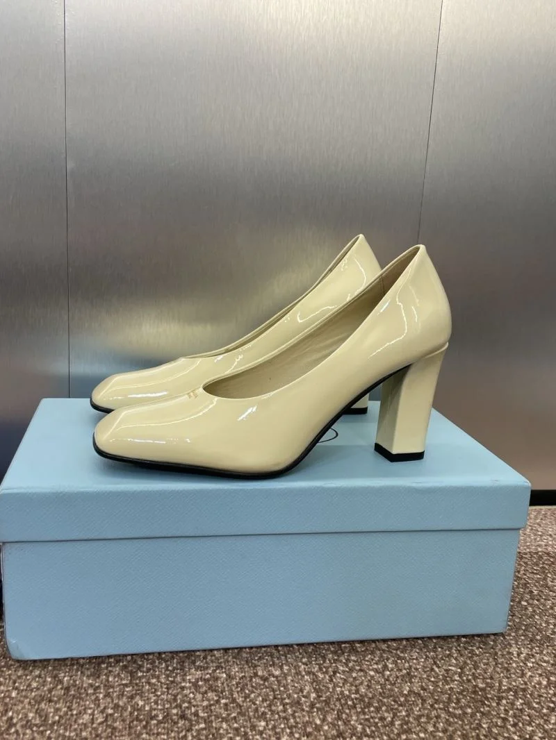 Vibrant Prada Heeled Shoes 35140