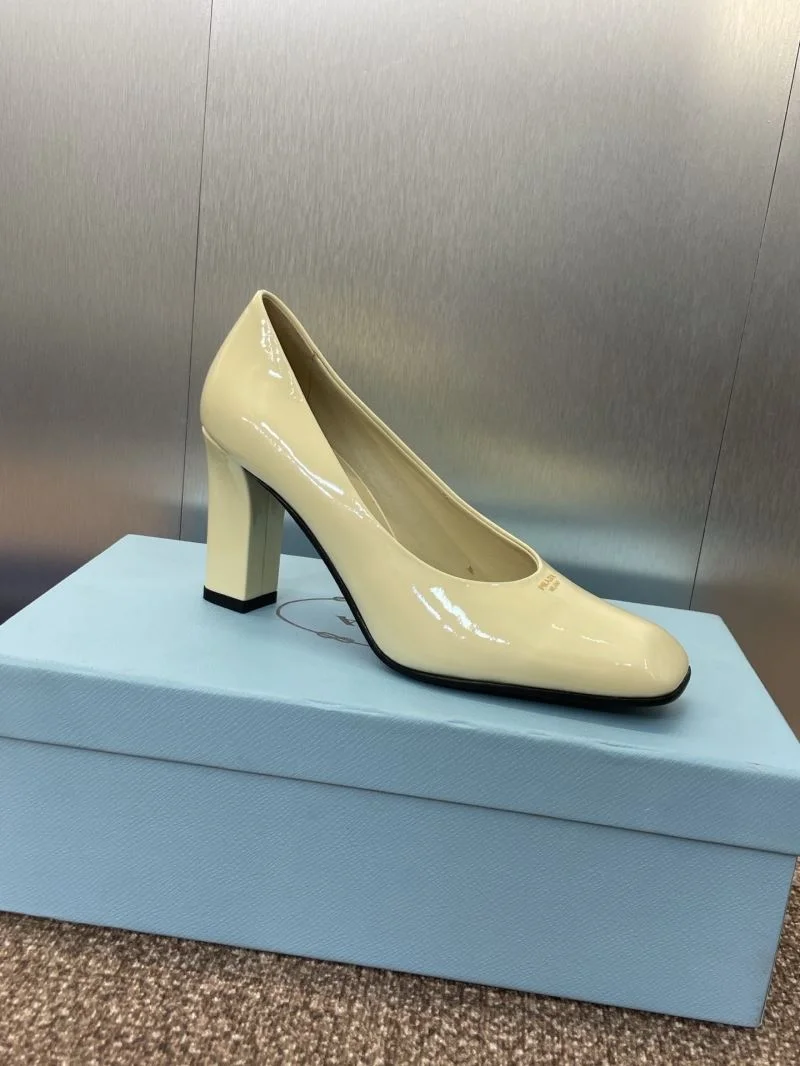 Vibrant Prada Heeled Shoes 35140