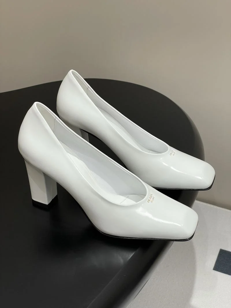 Prada Heeled Shoes Functional 34882