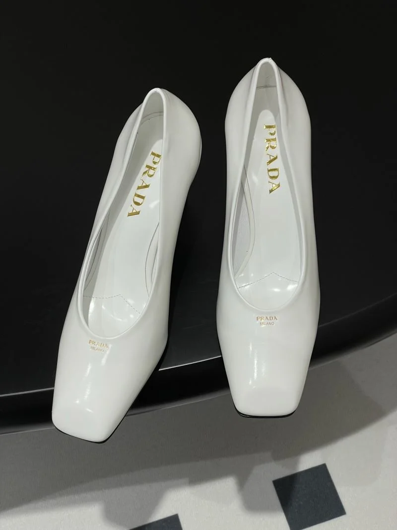 Prada Heeled Shoes Functional 34882