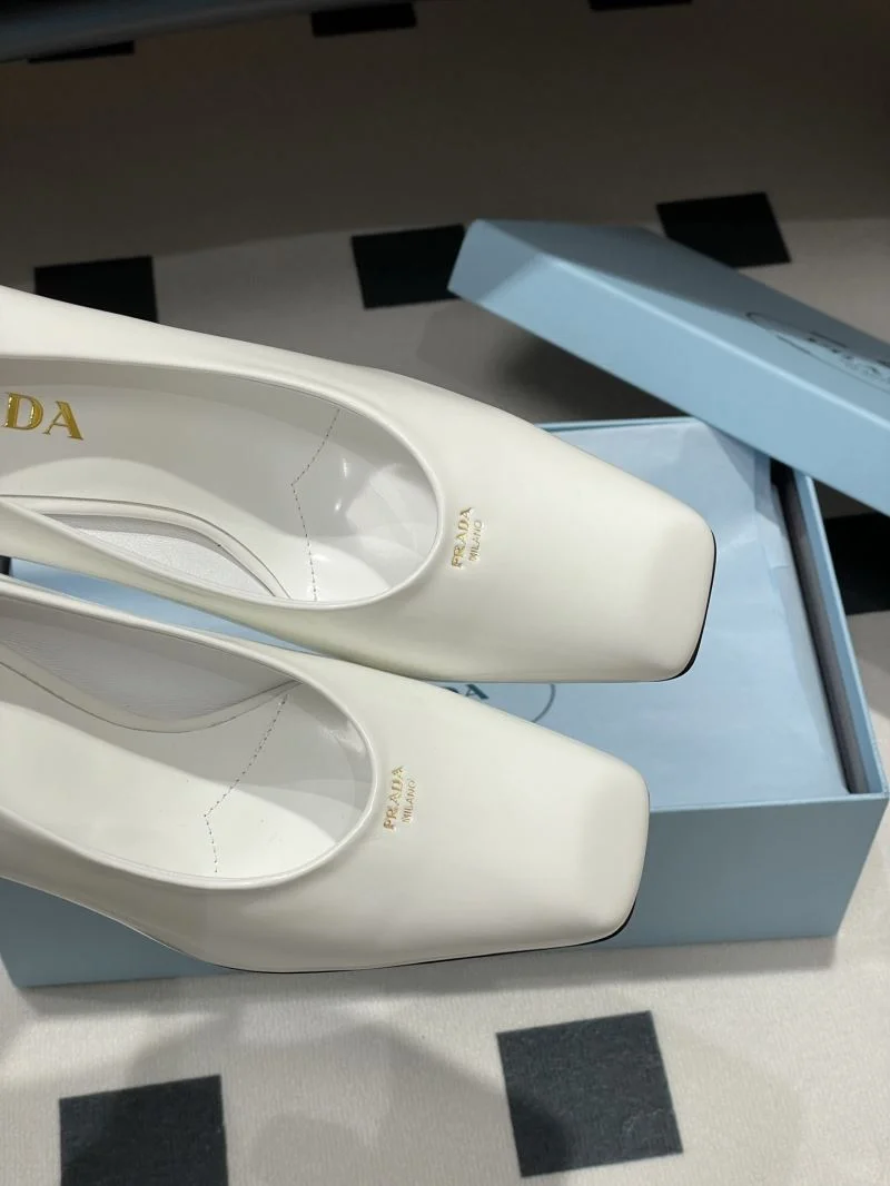Prada Heeled Shoes Functional 34882