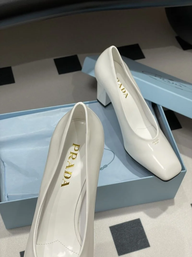 Prada Heeled Shoes Functional 34882