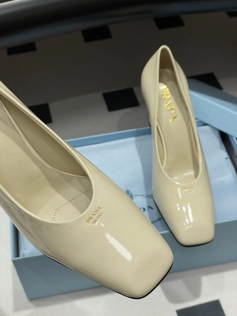 Prada Heeled Shoes Durable 34885