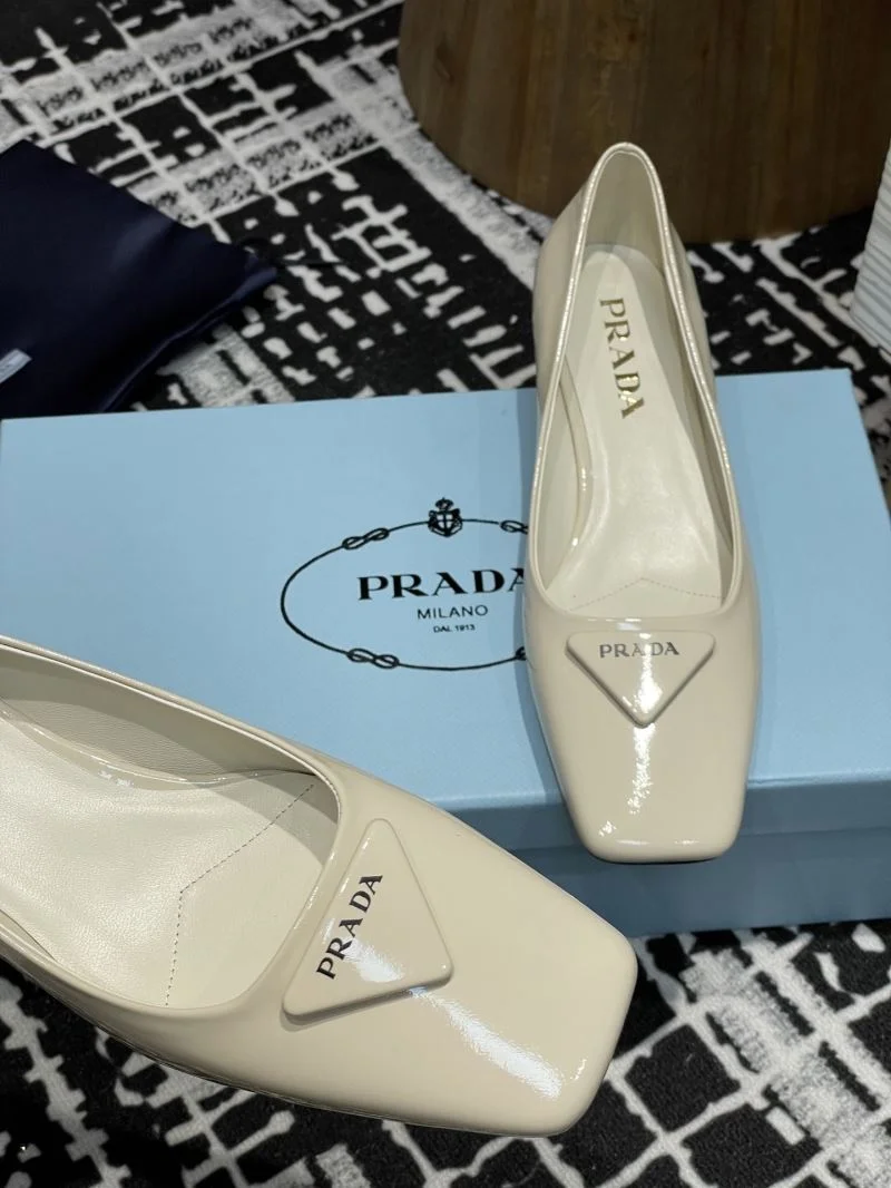 Timeless Prada Heeled Shoes 34859