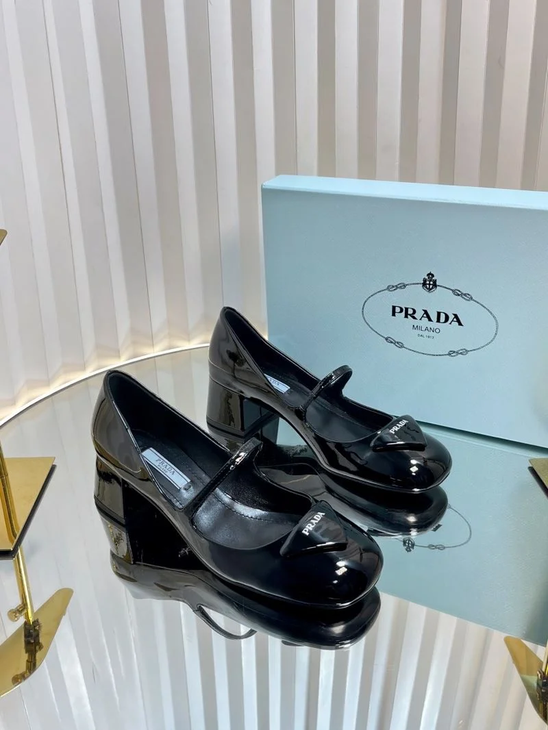 Trendsetting Prada Heeled Shoes 34848