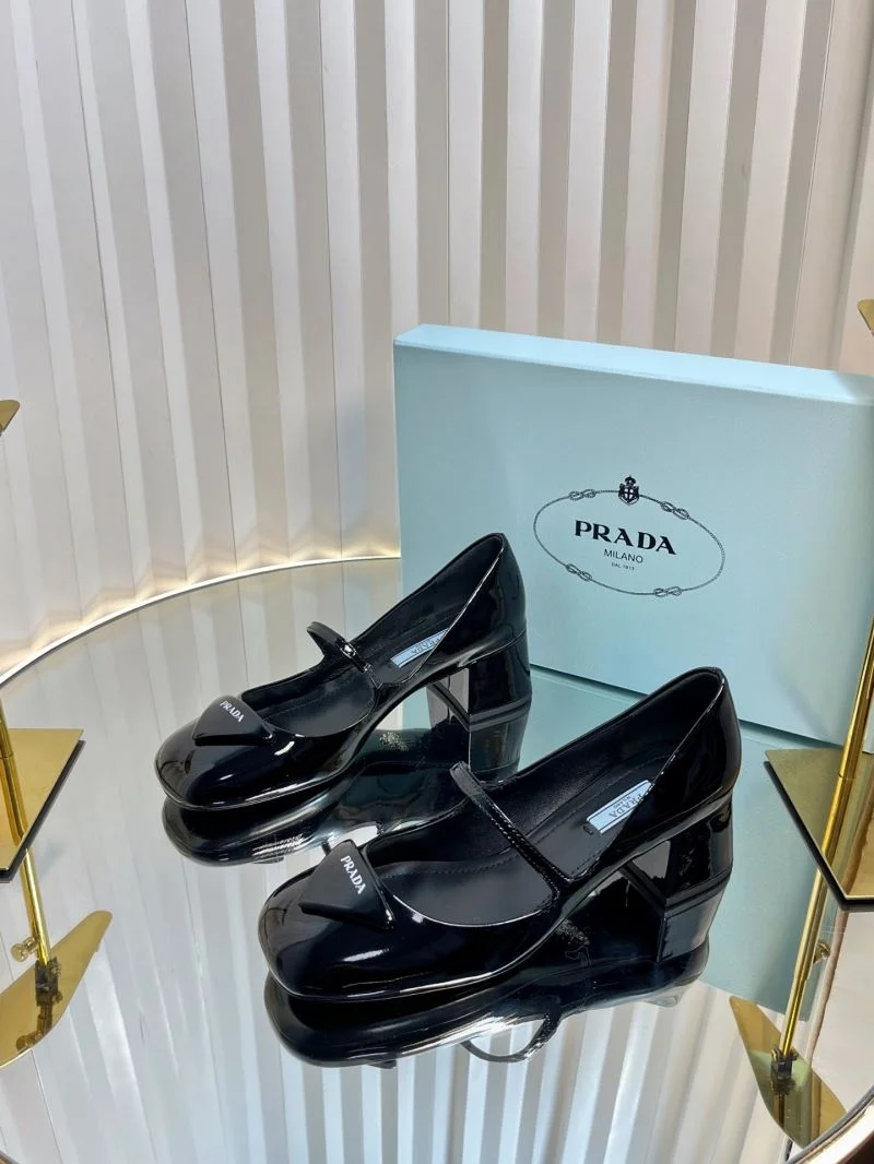 Trendsetting Prada Heeled Shoes 34848