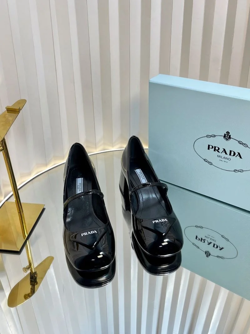 Trendsetting Prada Heeled Shoes 34848