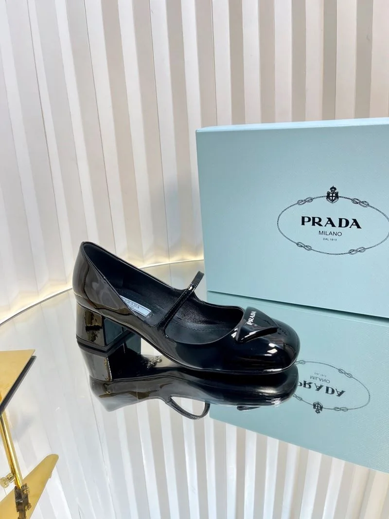 Trendsetting Prada Heeled Shoes 34848