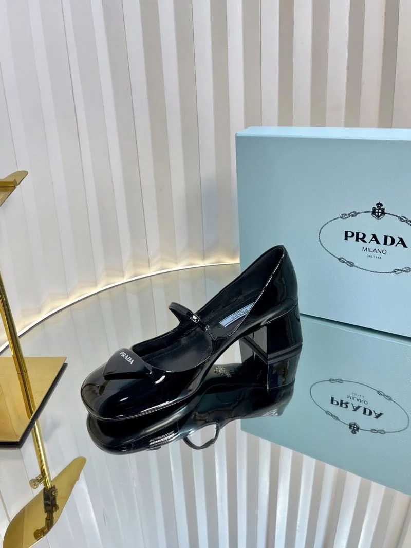 Trendsetting Prada Heeled Shoes 34848