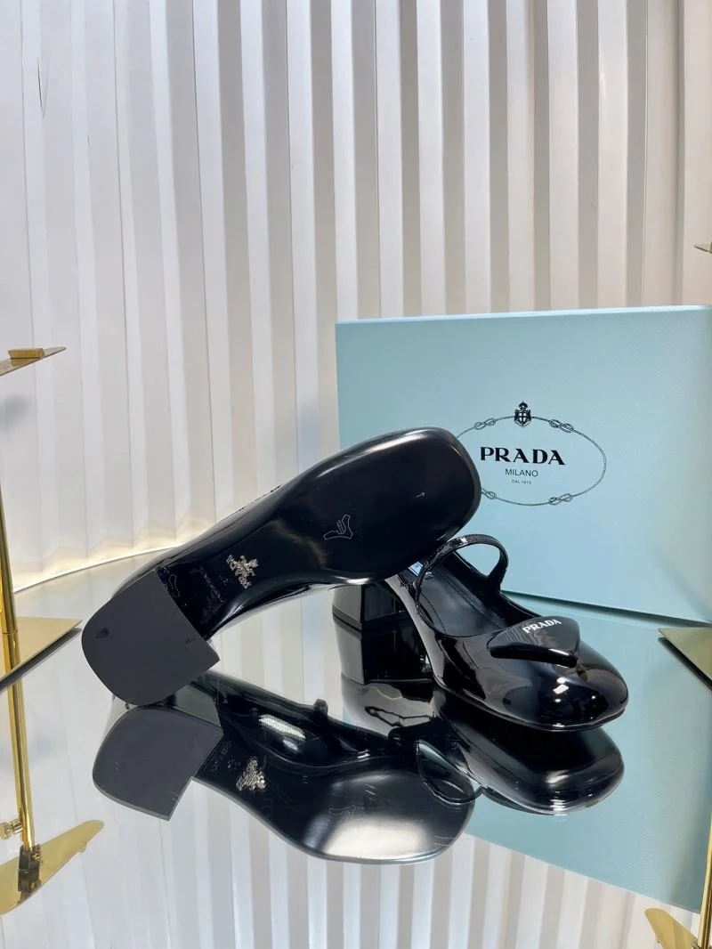 Trendsetting Prada Heeled Shoes 34848