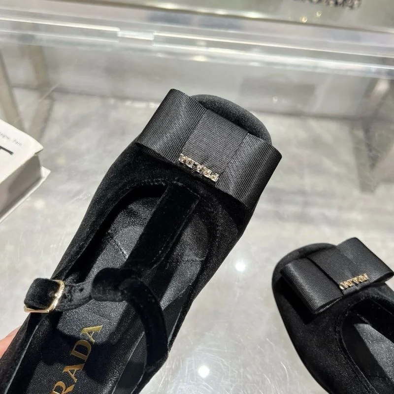 Prada Heeled Shoes Unisex 34231