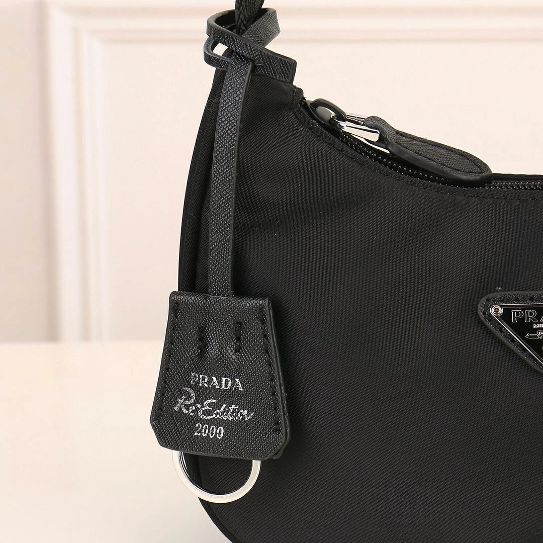 Prada Hobo Bags ComfortFit 90617