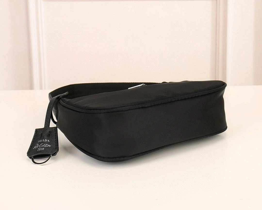 Prada Hobo Bags ComfortFit 90617