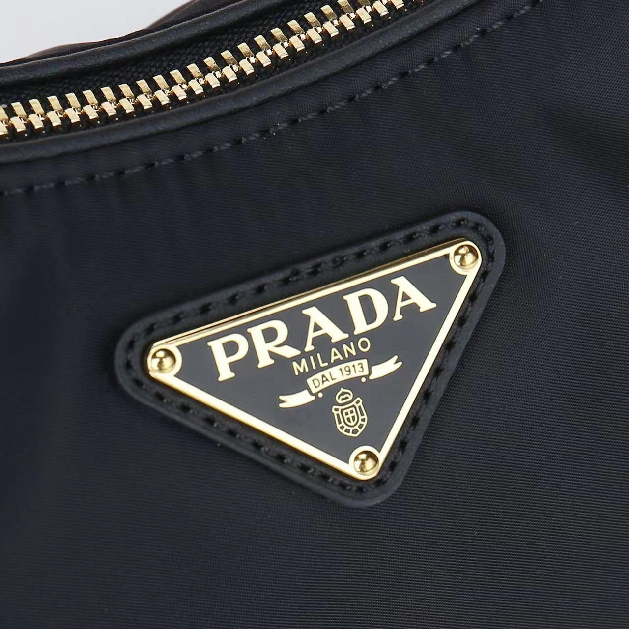 Prada Hobo Bags Supportive 90615