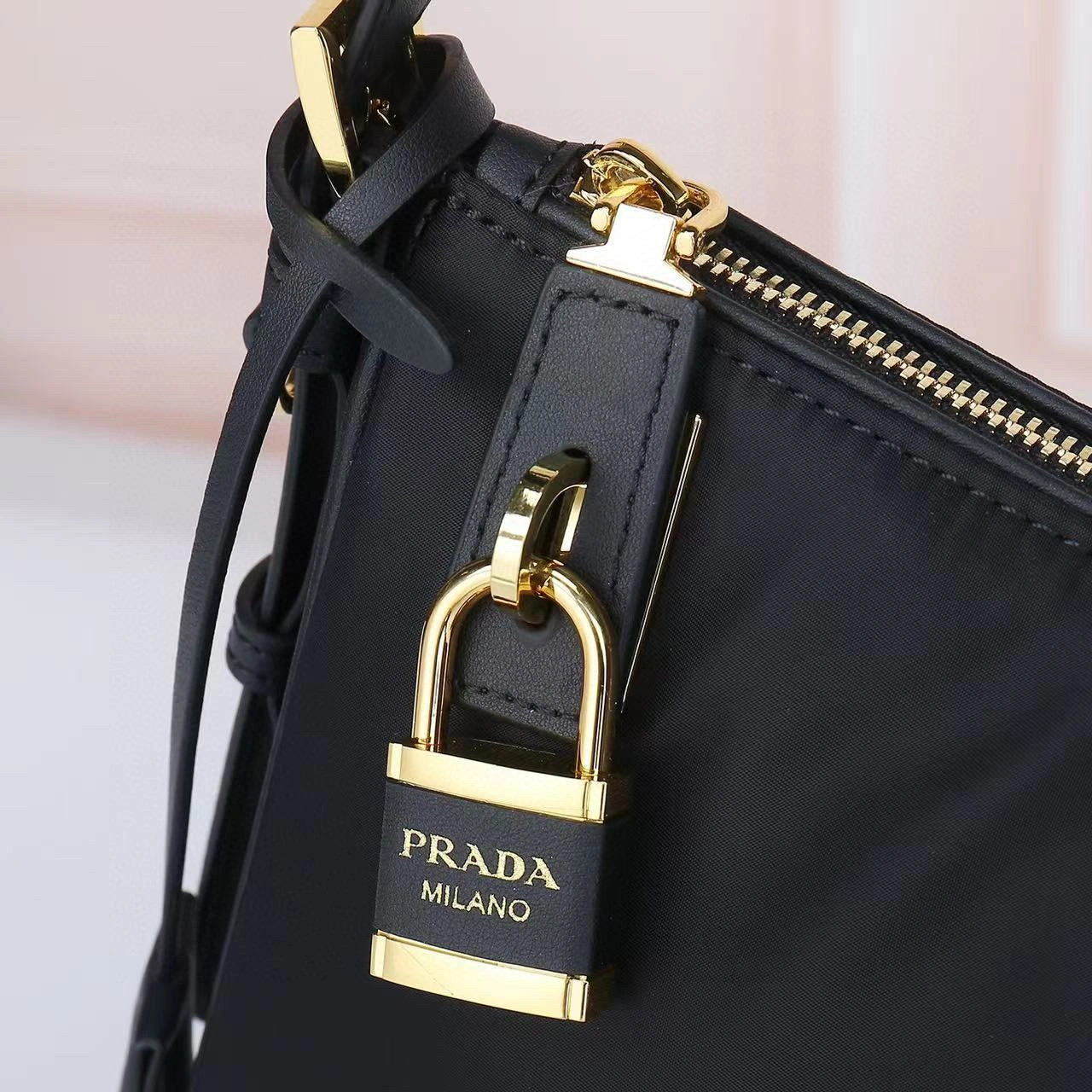Prada Hobo Bags Supportive 90615
