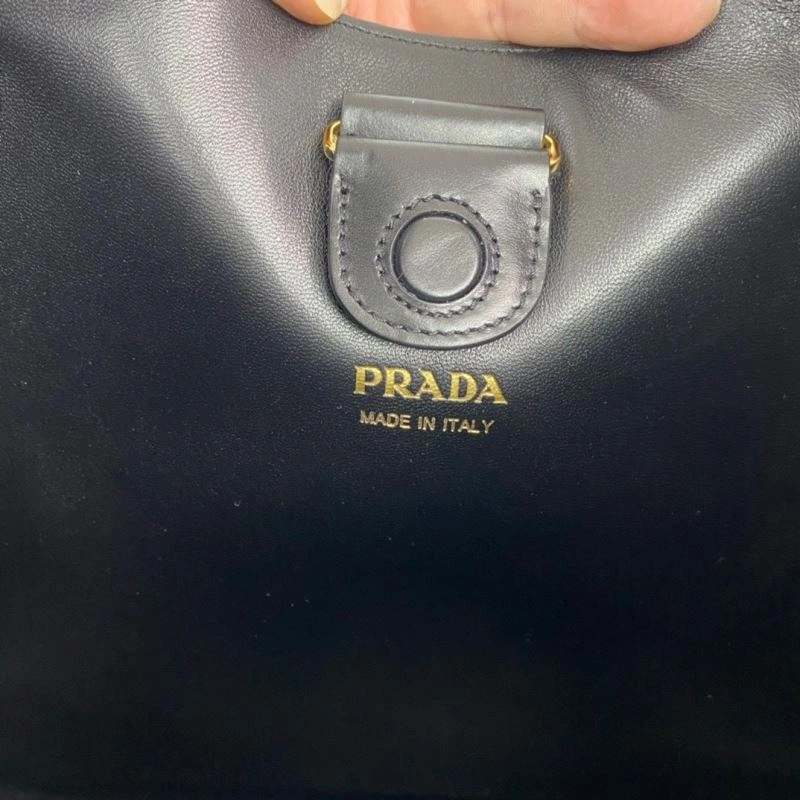 Prada Hobo Bags Neat 75176