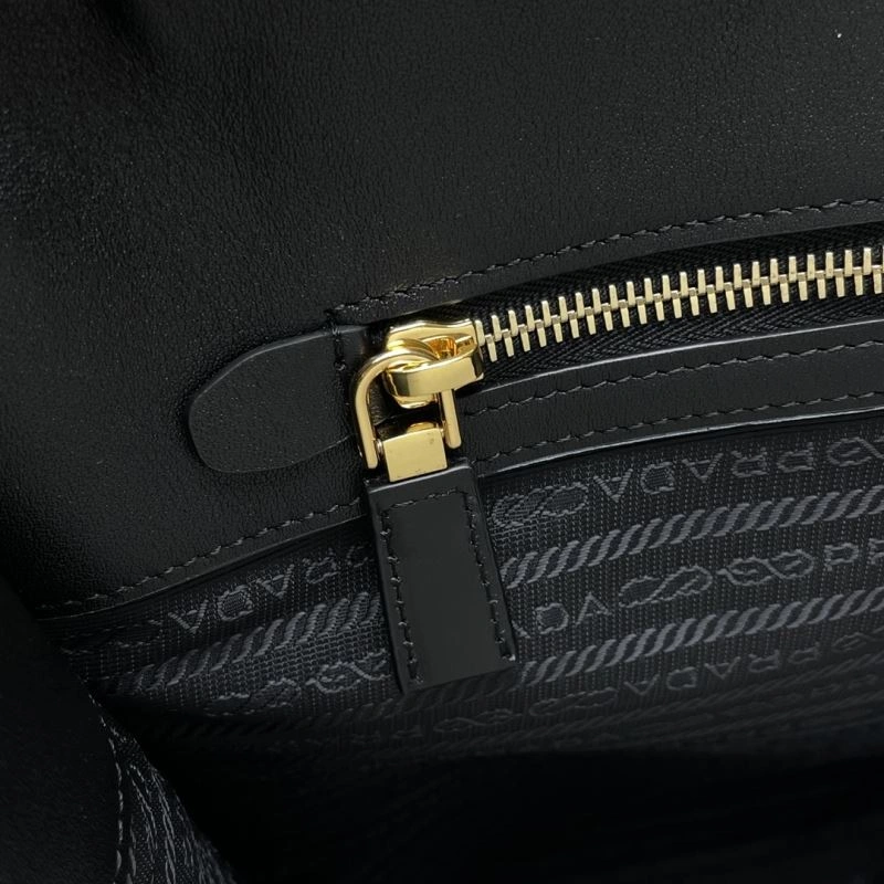 MoistureWicking Prada Hobo Bags 75145