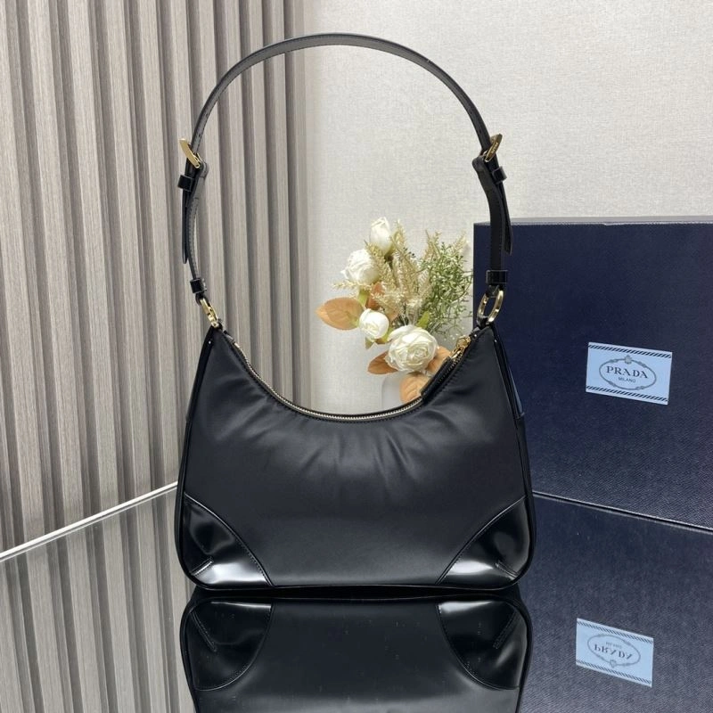 Prada Hobo Bags Versatile 75154