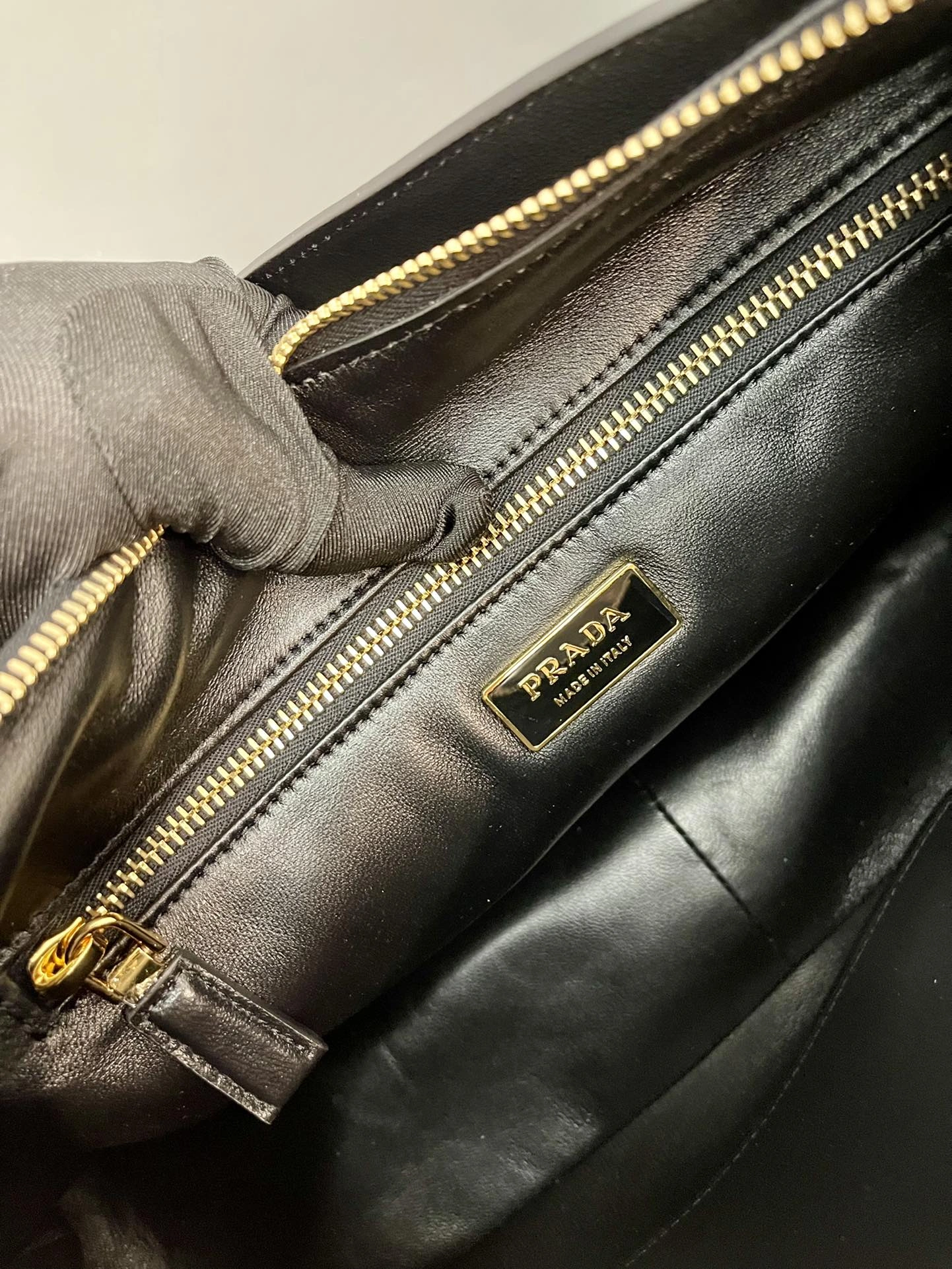 Resilient Prada Hobo Bags 71679