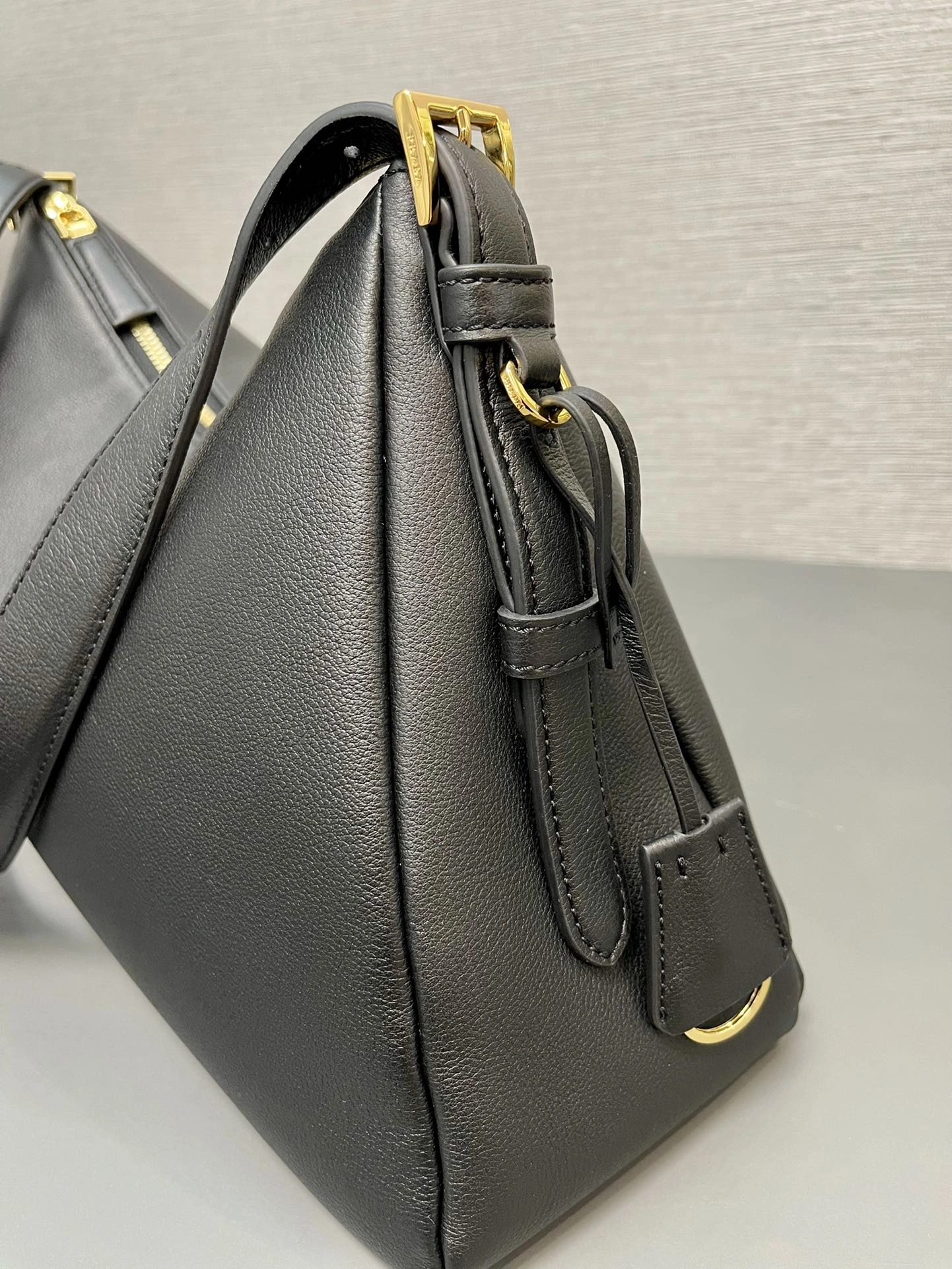 Resilient Prada Hobo Bags 71679