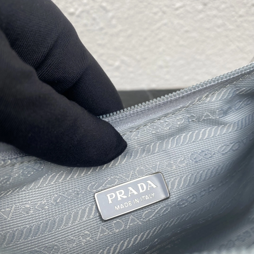 Prada Hobo Bags GoodFit 71678