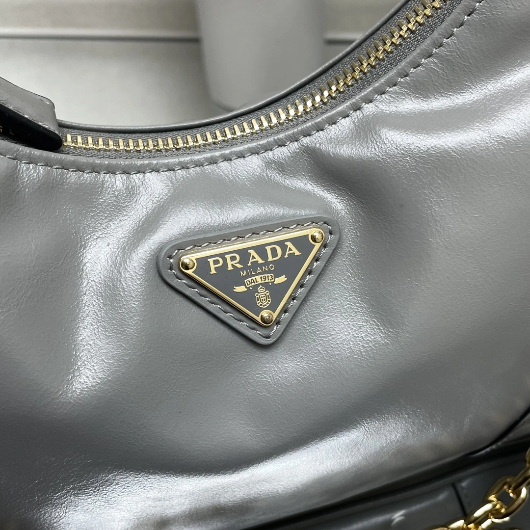 Prada Hobo Bags Sophisticated 71670
