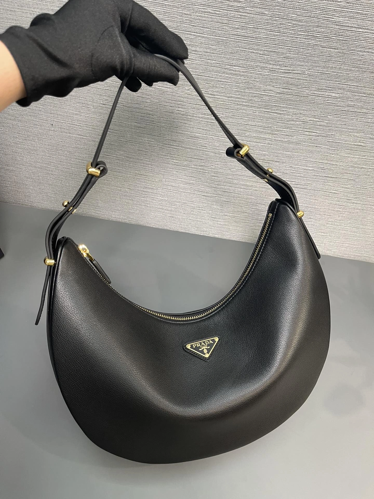 RelaxedFit Prada Hobo Bags 71660