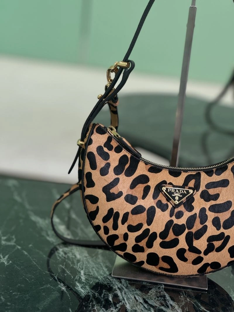 Prada Hobo Bags Trendy 60822