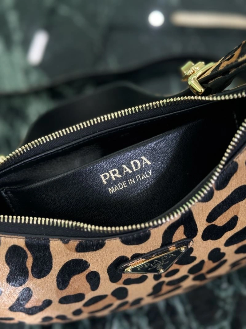 Prada Hobo Bags Trendy 60822