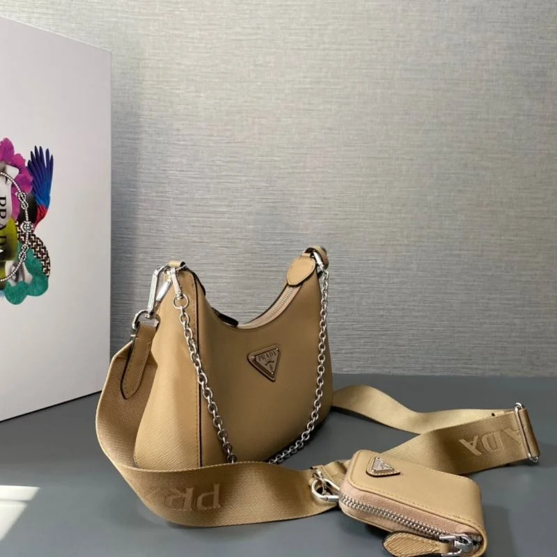 WellDesigned Prada Hobo Bags 45182