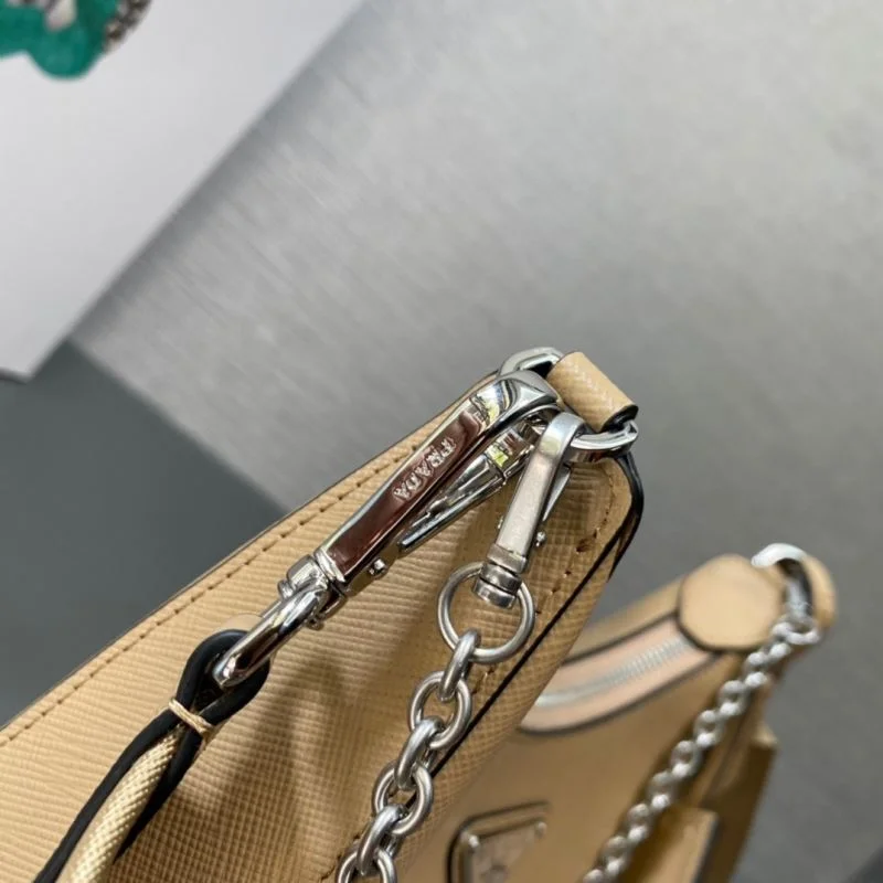 WellDesigned Prada Hobo Bags 45182