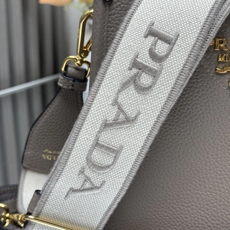 Snug Prada Hobo Bags 45175