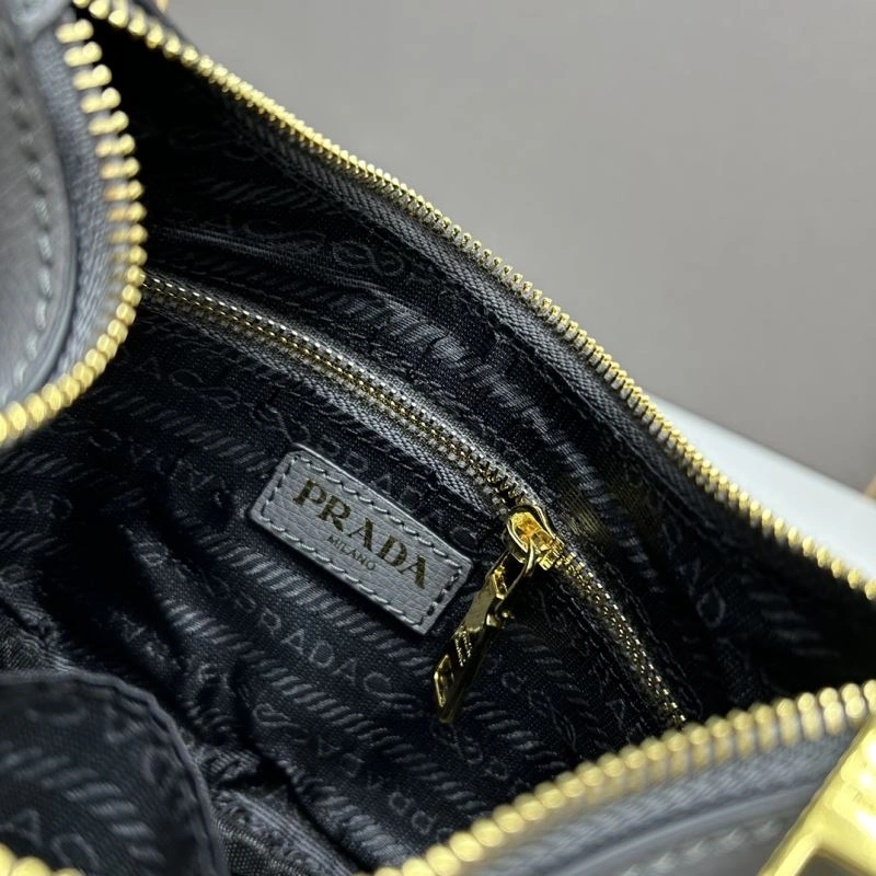 Effortless Prada Hobo Bags 83080