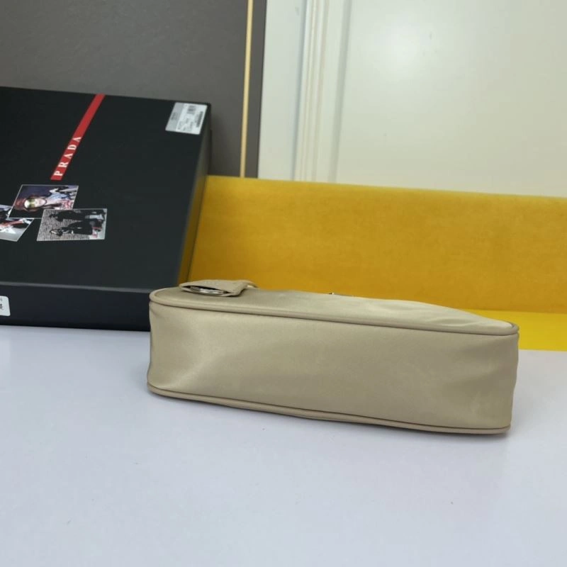 Prada Hobo Bags Durable 83065