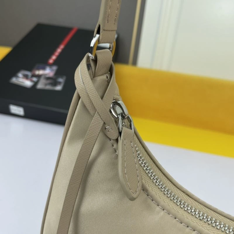 Prada Hobo Bags Durable 83065