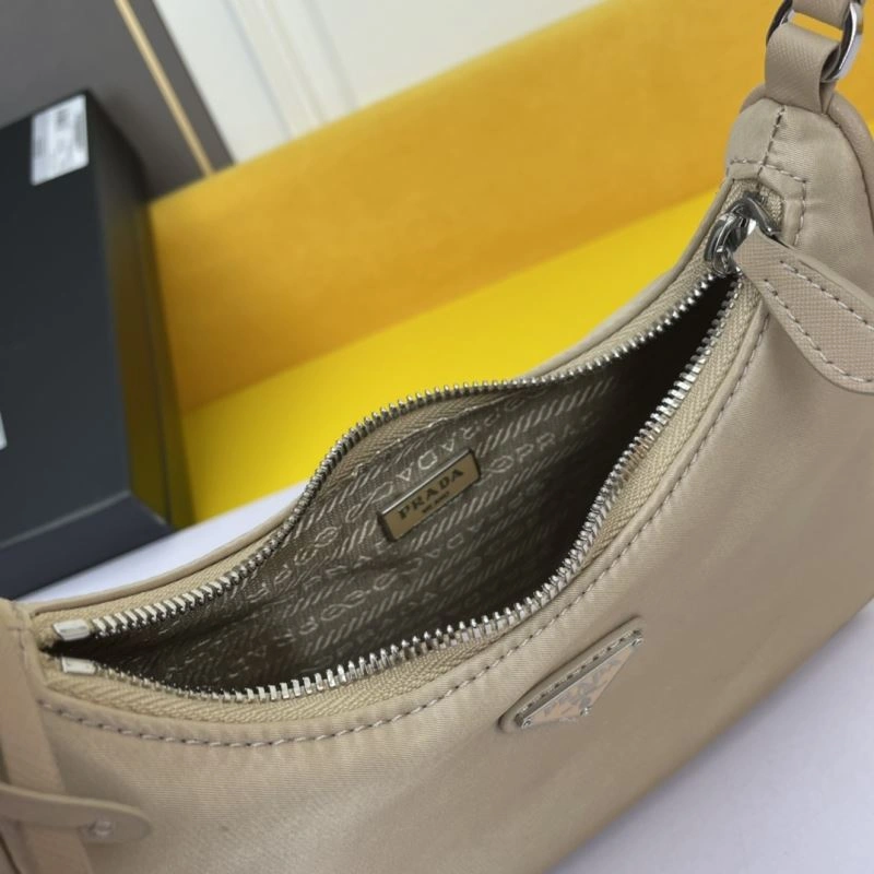 Prada Hobo Bags Durable 83065