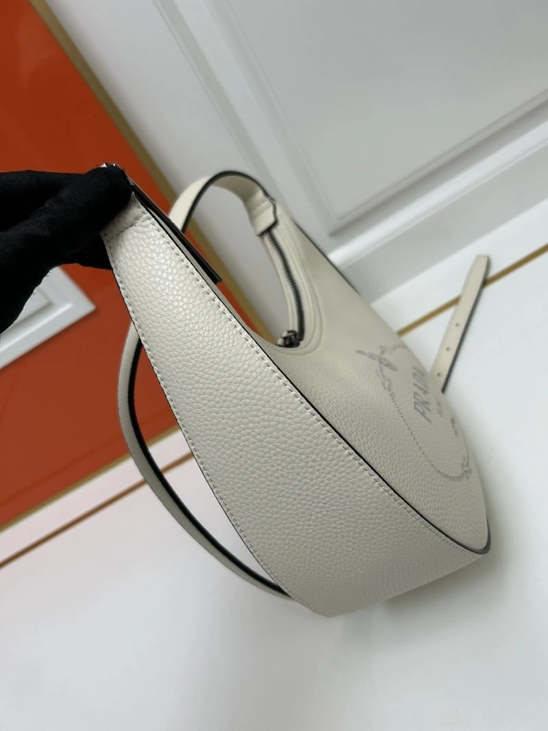 Prada Hobo Bags RelaxedFit 83041