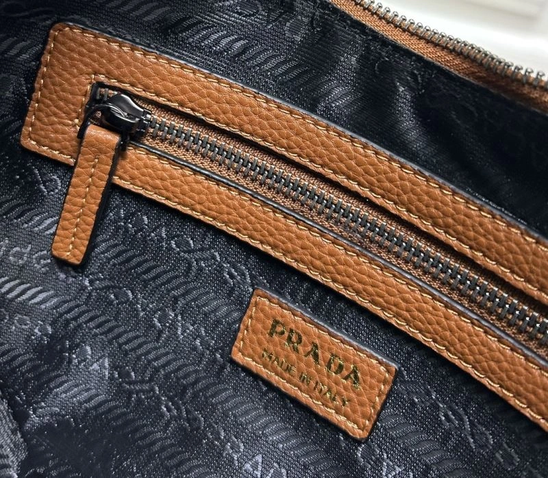 Breathable Prada Hobo Bags 83043