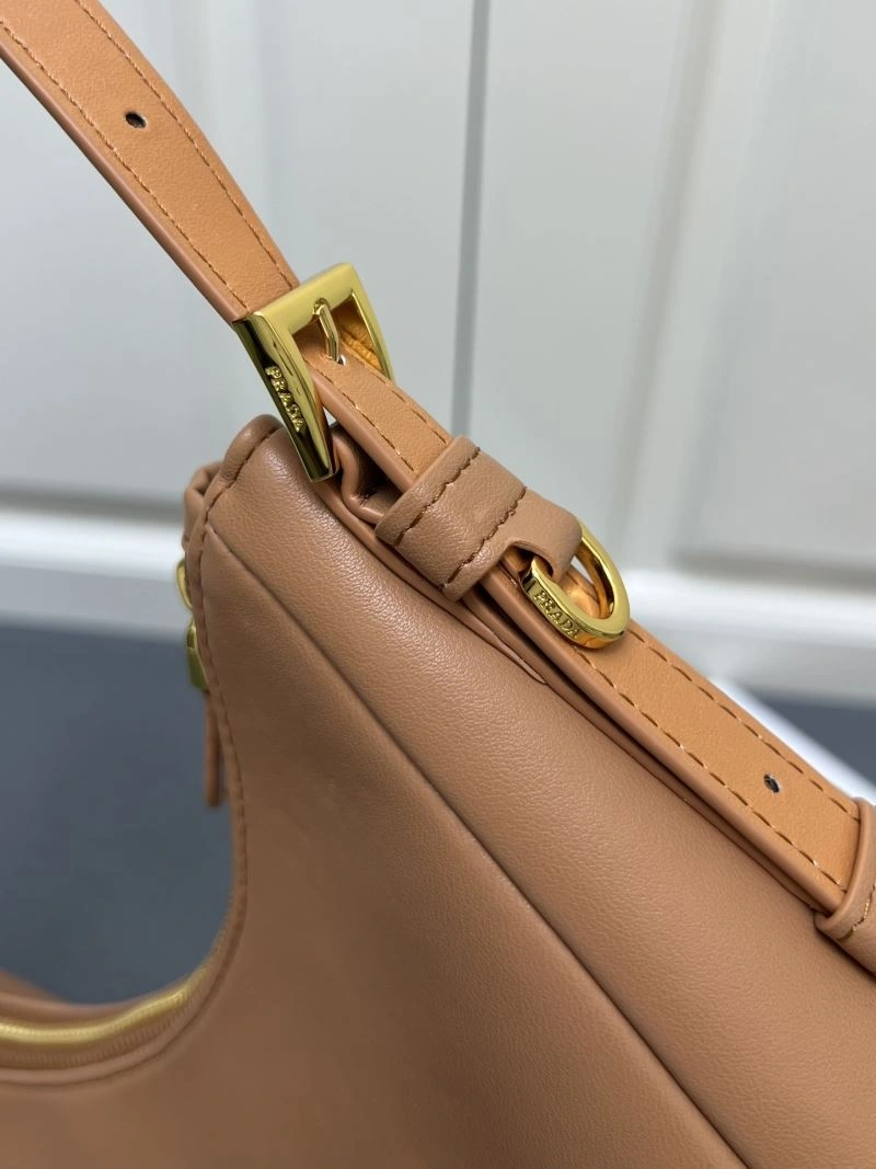 Prada Hobo Bags Attractive 83021