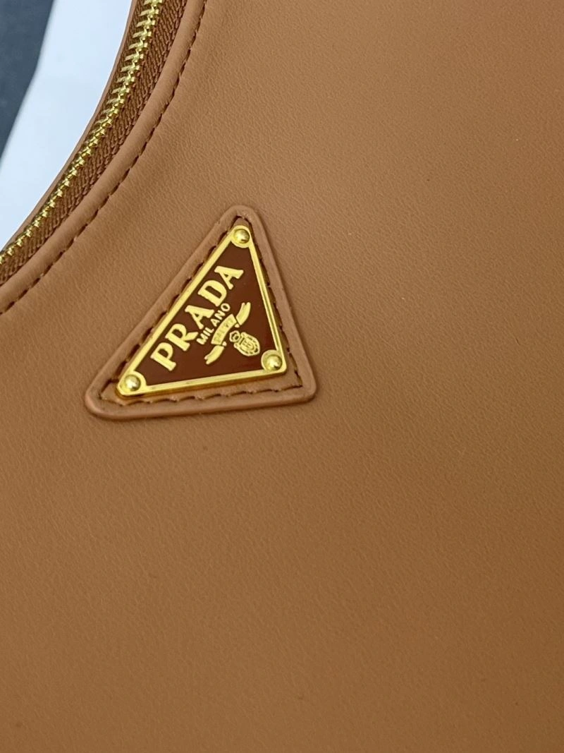 Prada Hobo Bags Attractive 83021