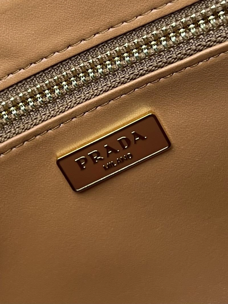Prada Hobo Bags Attractive 83021
