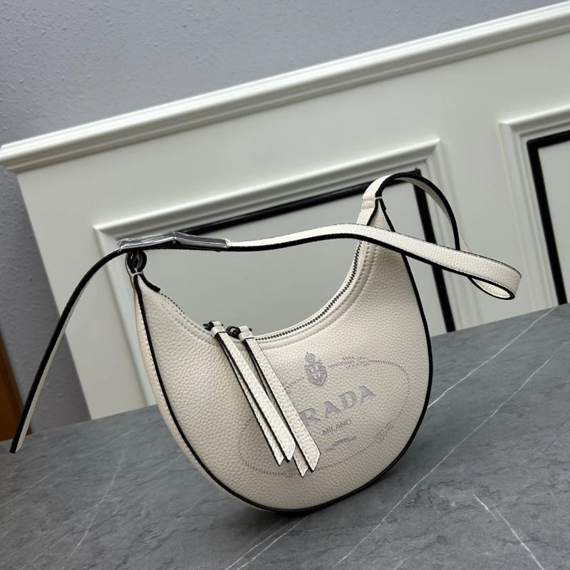 Prada Hobo Bags ZipUp 83001
